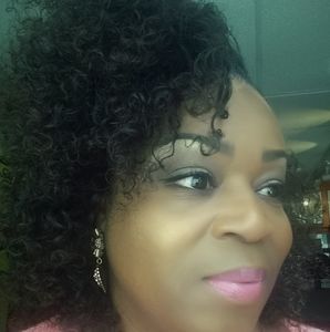 Meet your Posher, Lorraine